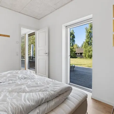 Eliene - 500m From The Sea By Interhome Nyaraló